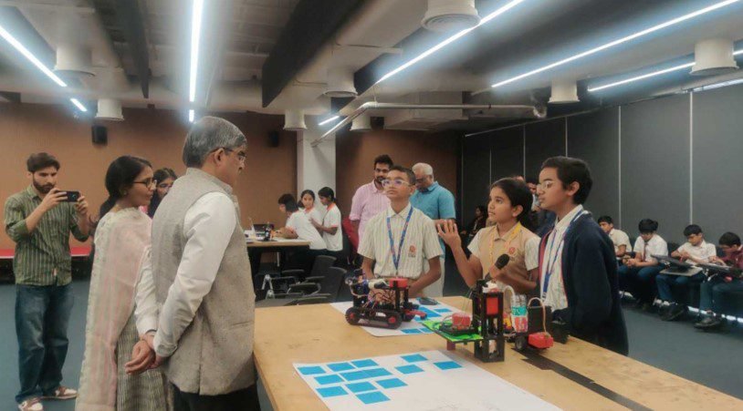 Makerspaces Innovation Lab: Redefining Learning Beyond the Classroom